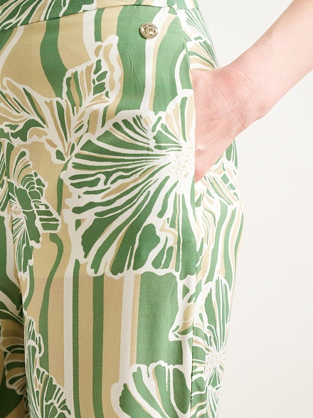 Брюки широкие с вискозой - G022SZ0780WOLK-P Брюки жен. (VR054, 34)