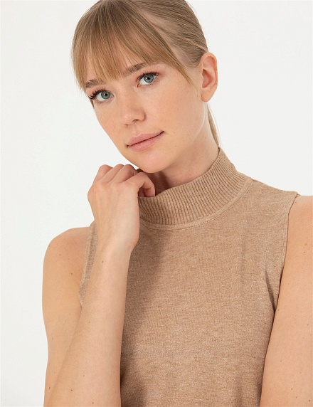 Топ трикотажный с воротником-стойка - G022SZ0TK0ANTORYUM-S Кофта жен. (VR011, M)