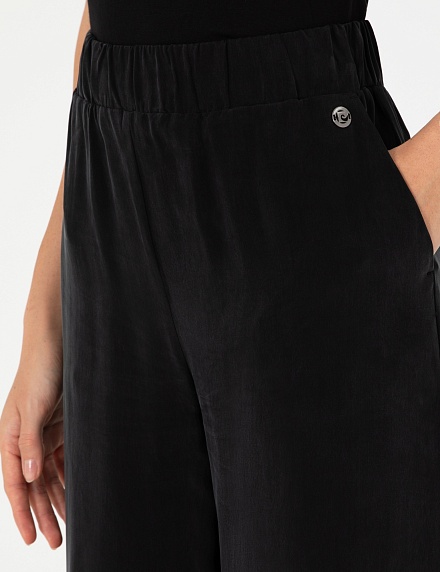 Брюки на резинке широкие - 