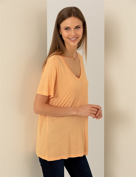 Футболка с V-образным вырезом - G022SZ0110GIOSETTA Футболка жен. (VR051, XS)