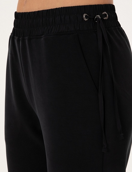 Брюки спортивные на кулиске зауженные - 