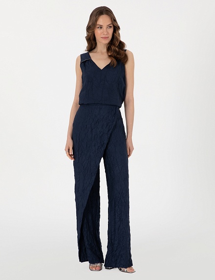 Брюки из жатой ткани с декоративным элементом прямые - G022SZ0780GRET_P Брюки жен. (VR033, 34)